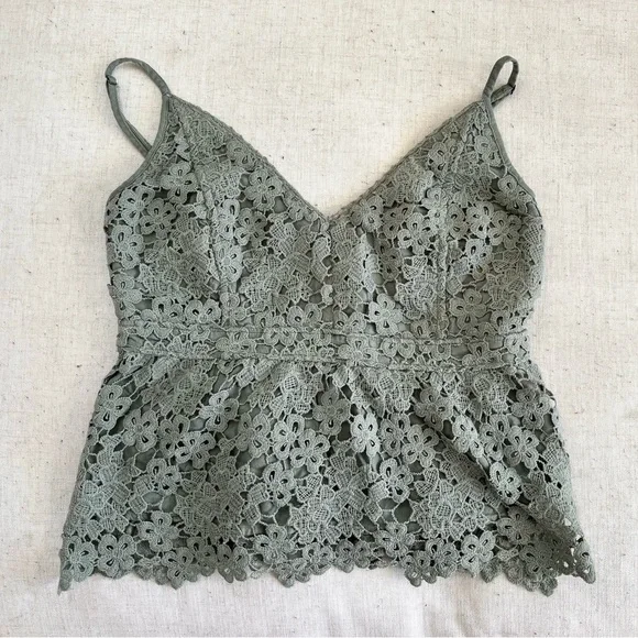 Abercrombie & Fitch Floral Lace Tank - M - Picture 1 of 5